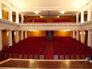 Fabricación y montaje de butacas para teatros - DecoratelESPAÑA