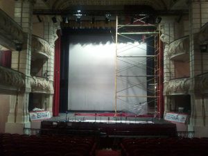 Instalación de telones para teatros - DecoratelESPAÑA